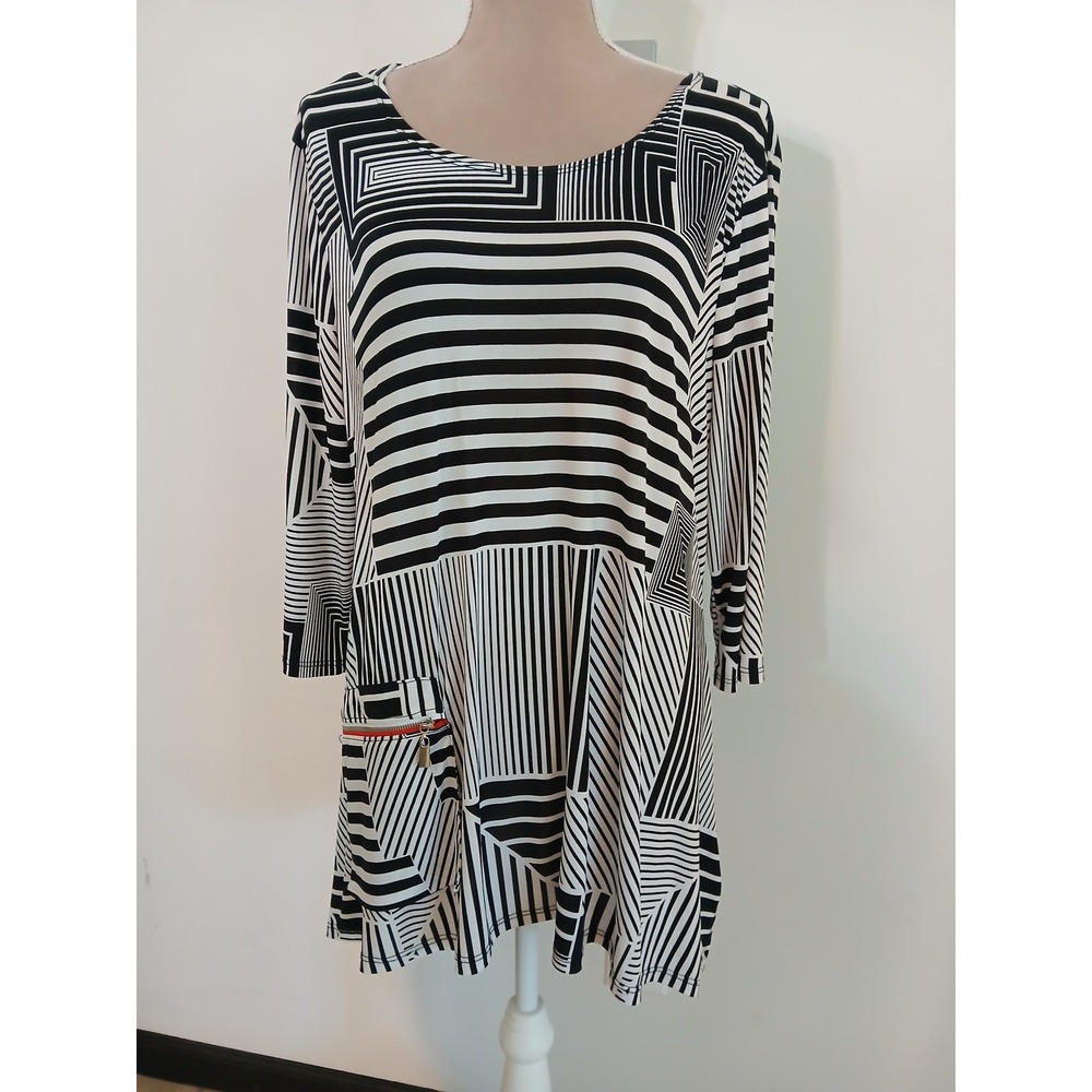 Pretty Woman Geometric Stripe Tunic Top Black White Red Zip Pocket Large Art